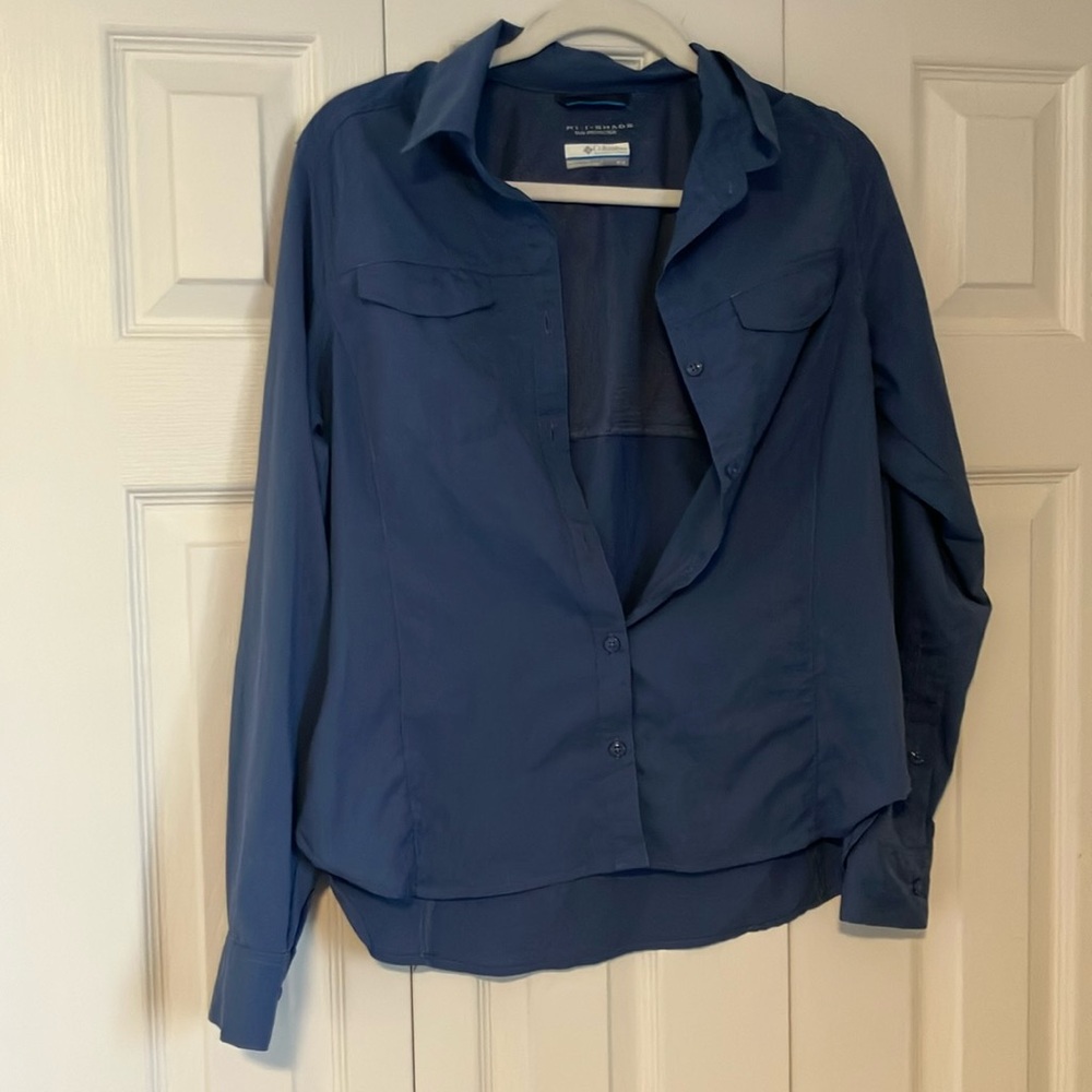 Medium Blue Columbia Women’s Omnishade Button Up Shirt
